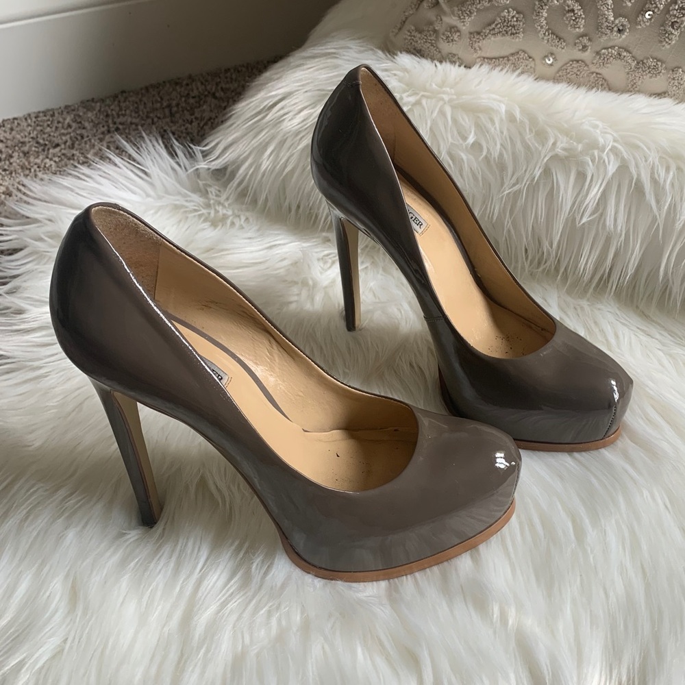 Kelsi Dagger platform pumps